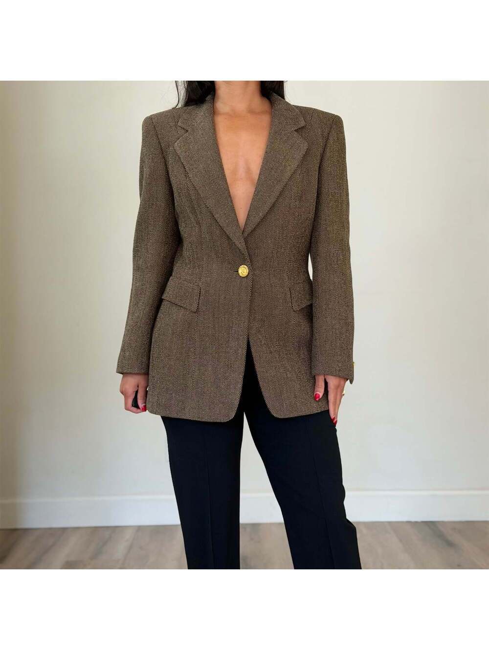 Escada - Picture 7 of 8